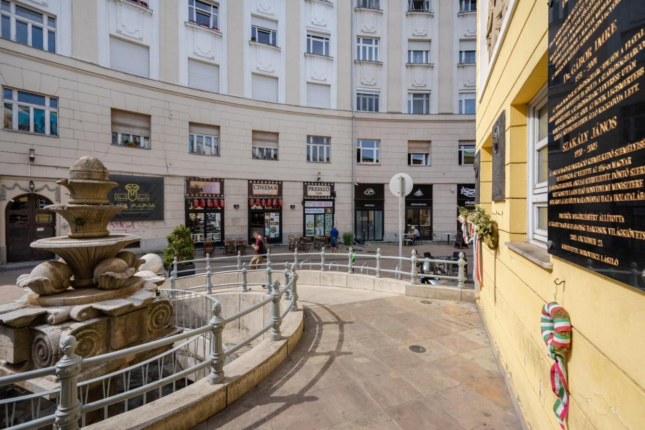 Cascade Corvin Apartment Budapest Exteriör bild