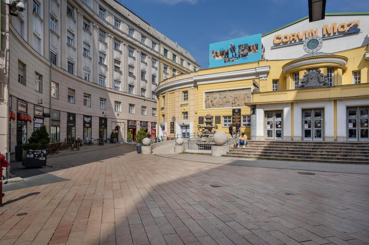 Cascade Corvin Apartment Budapest Exteriör bild