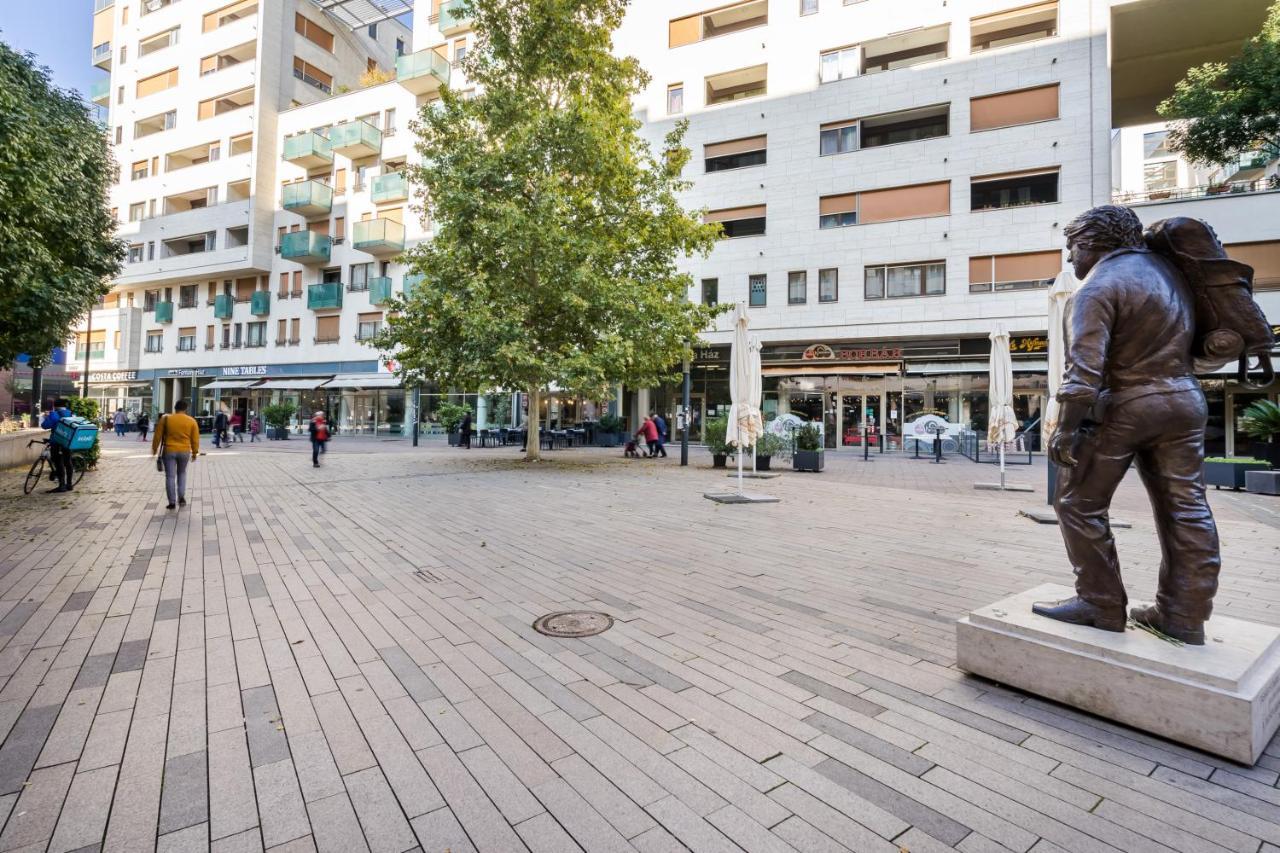 Cascade Corvin Apartment Budapest Exteriör bild